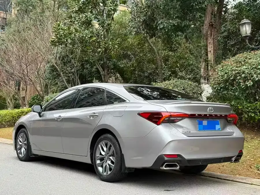 Toyota Avalon Asia Dragon 2021 2.5L Deluxe Edition 2022 — миниатюра 4