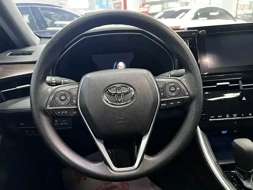 Toyota Avalon Asia Dragon 2022 2.0L Enterprising Edition 2023 — миниатюра 3