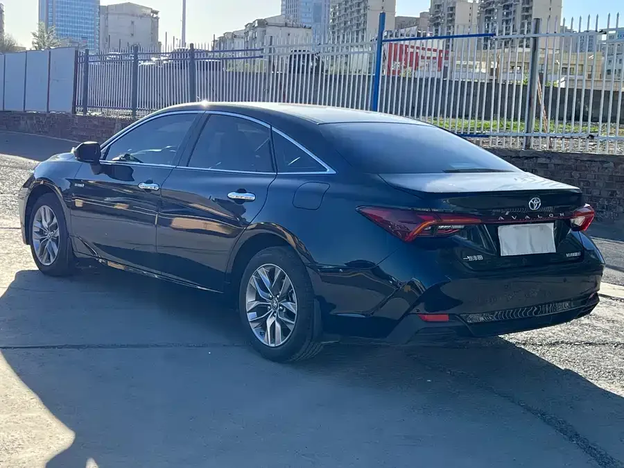 Toyota Avalon Asia Dragon 2022 2.5L Deluxe Edition 2022 — миниатюра 3