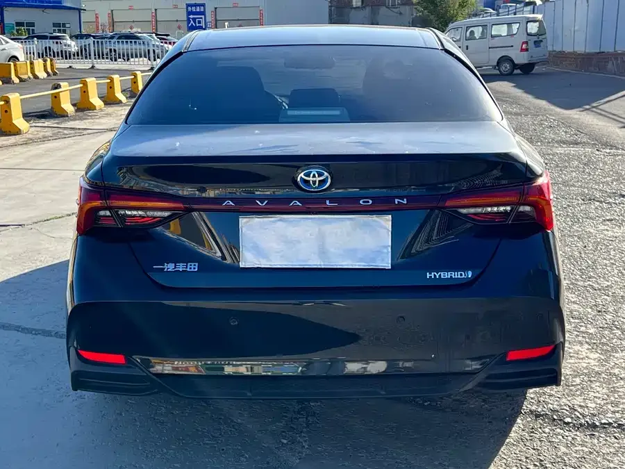 Toyota Avalon Asia Dragon 2022 2.5L Deluxe Edition 2022 — миниатюра 5