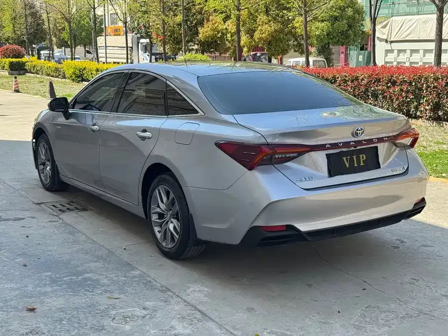 Toyota Avalon 2019 Avalon Hybrid 2.5L Luxury Edition National VI 2022 — миниатюра 3