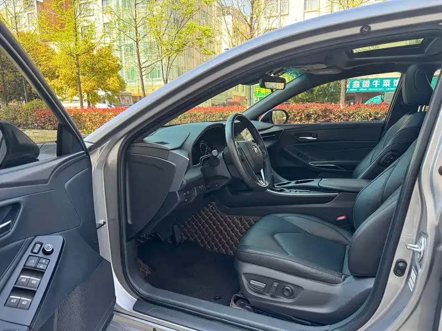 Toyota Avalon 2019 Avalon Hybrid 2.5L Luxury Edition National VI 2022 — миниатюра 4