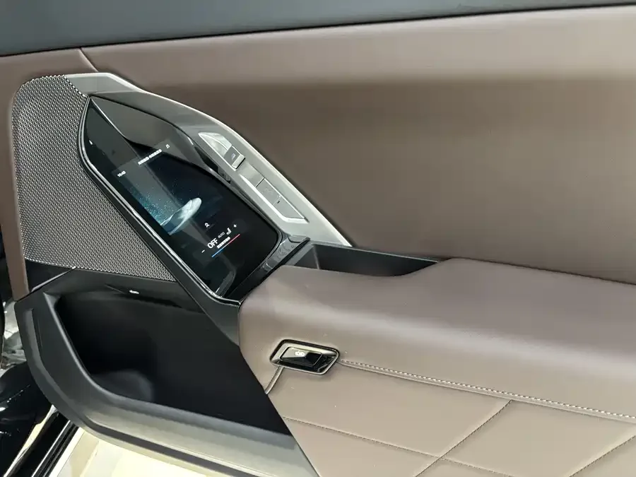 BMW 7 Series BMW 7 Series 2023 735Li M Sport Package 2025 — миниатюра 4