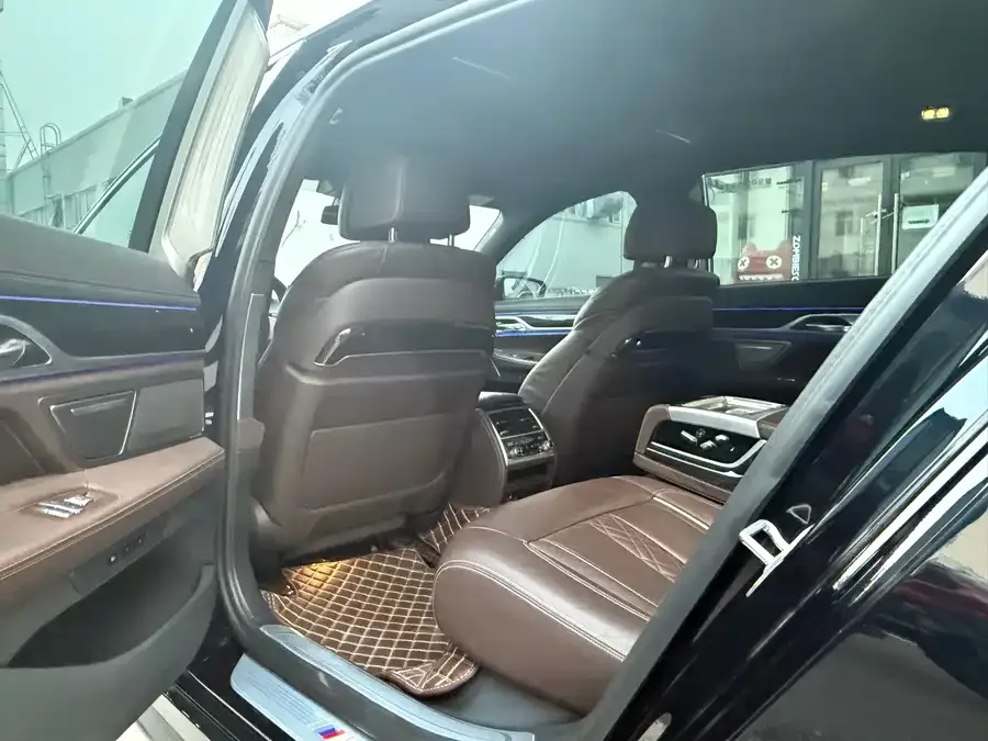 BMW 7 Series BMW 7 Series 2021 730Li M Sport Package 2022 — миниатюра 3
