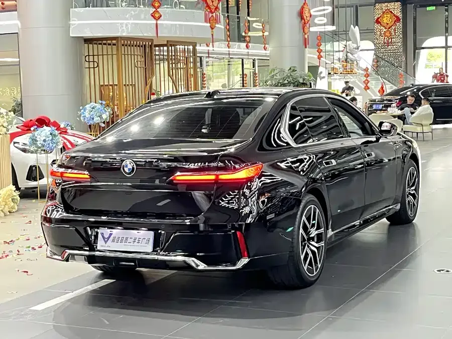 BMW 7 Series BMW 7 Series 2023 735Li M Sport Package 2025 — миниатюра 3