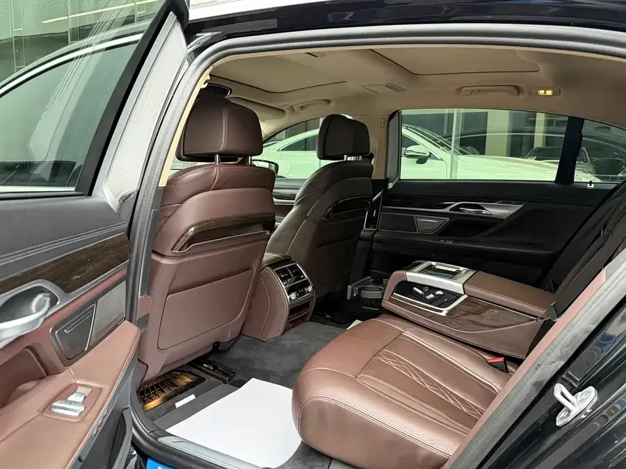BMW 7 Series BMW 7 Series 2021 730Li Luxury Package 2022 — миниатюра 3