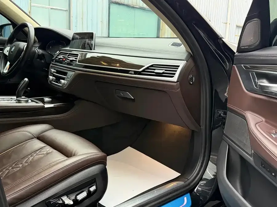 BMW 7 Series BMW 7 Series 2021 730Li Luxury Package 2022 — миниатюра 4