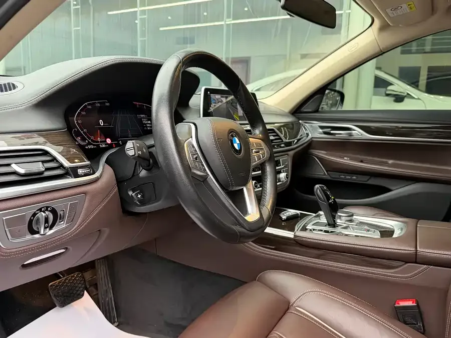 BMW 7 Series BMW 7 Series 2021 730Li Luxury Package 2022 — миниатюра 5