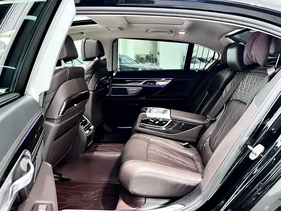 BMW 7 Series BMW 7 Series 2021 730Li Luxury Package 2023 — миниатюра 3