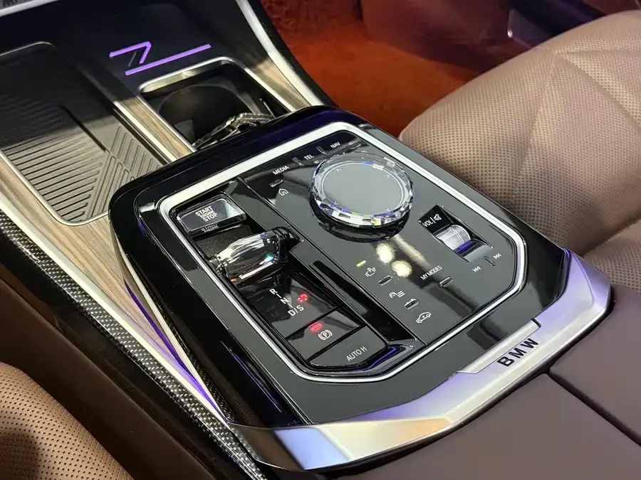 BMW 7 Series BMW 7 Series 2023 740Li Leading M Sport Package 2023 — миниатюра 3