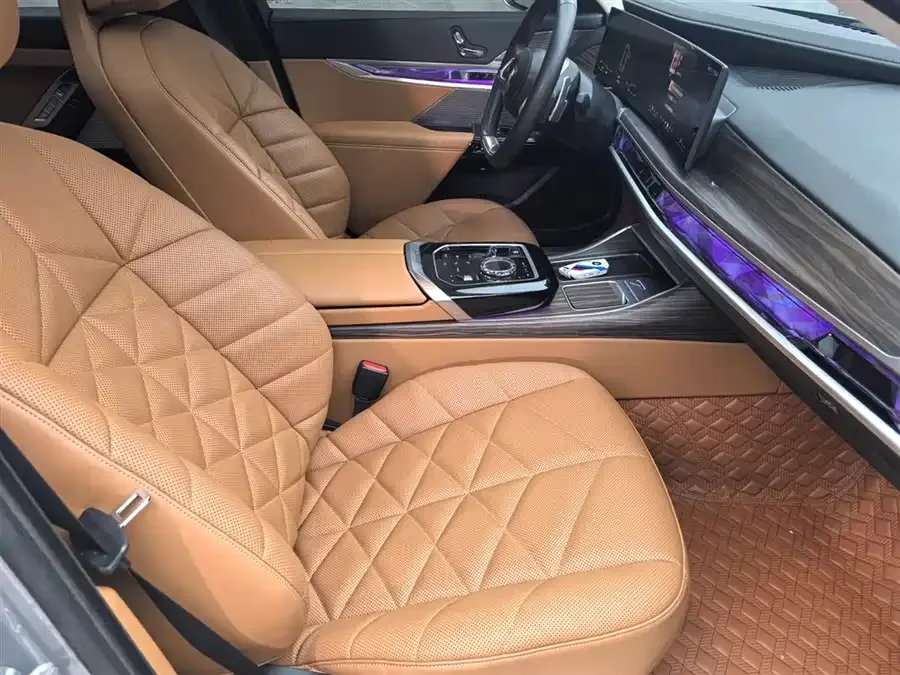 BMW 7 Series BMW 7 Series 2023 735Li Luxury Package 2023 — миниатюра 3