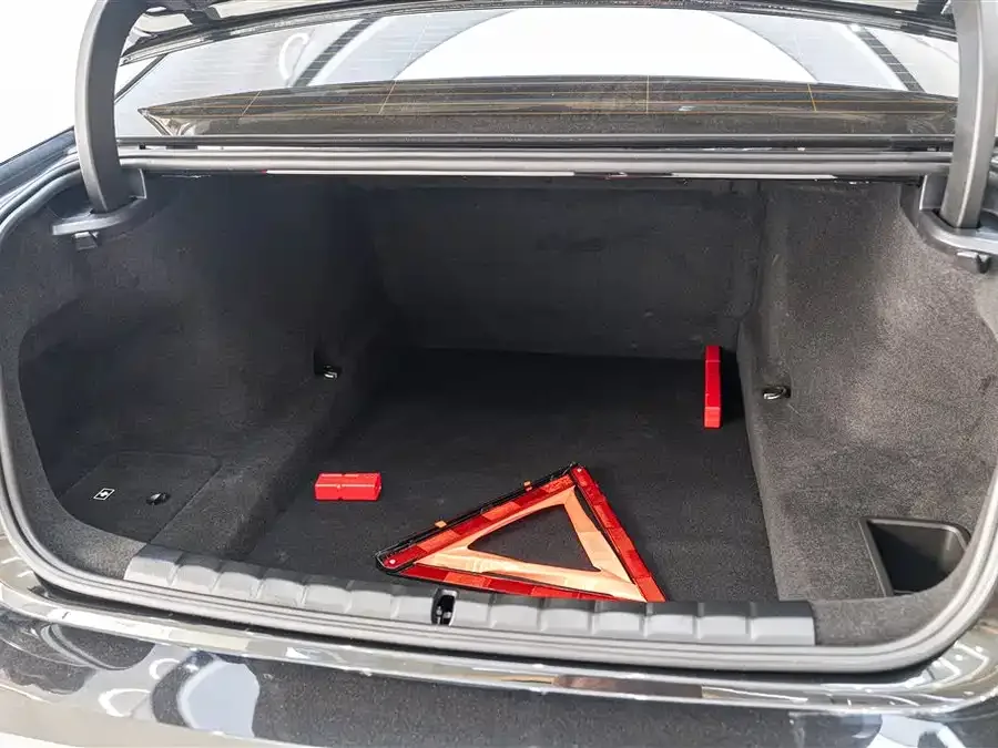 BMW 7 Series BMW 7 Series 2023 735Li M Sport Package 2024 — миниатюра 3