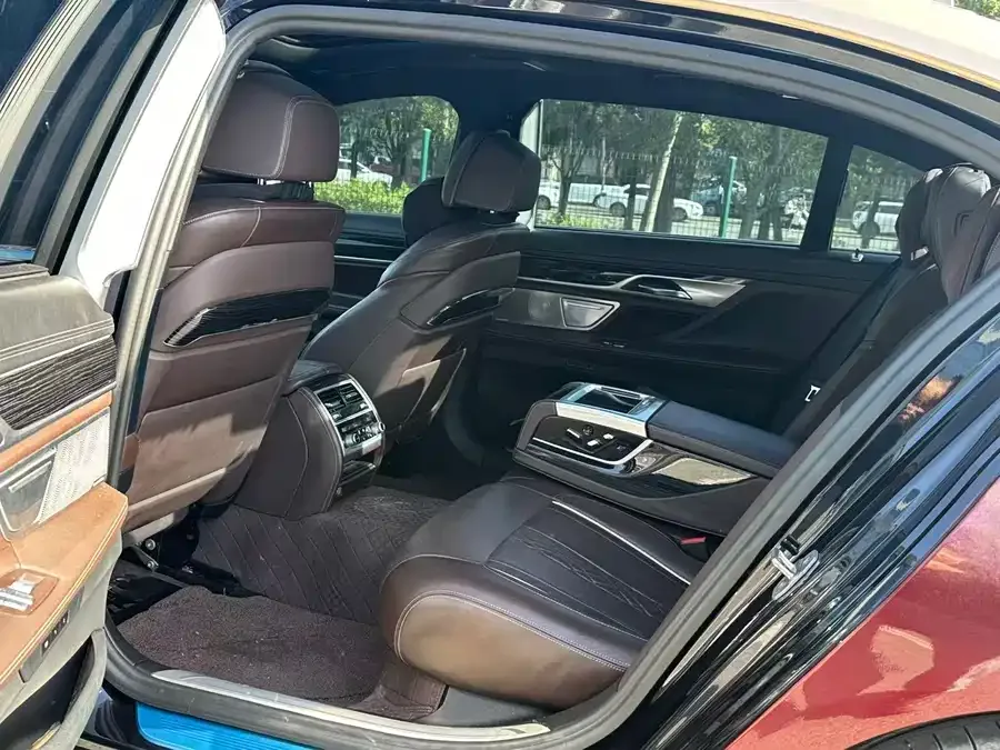 BMW 7 Series BMW 7 Series 2021 730Li M Sport Package 2022 — миниатюра 2