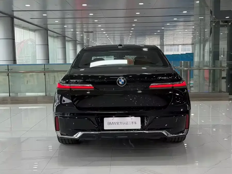 BMW 7 Series BMW 7 Series 2023 740Li Exclusive M Sport Package 2024 — миниатюра 2