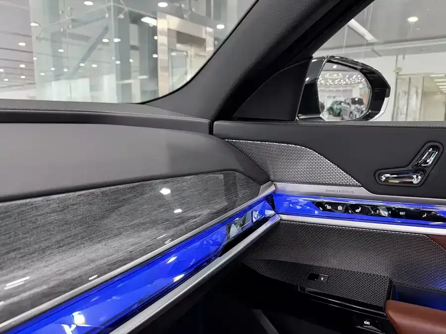 BMW 7 Series BMW 7 Series 2023 740Li Exclusive M Sport Package 2024 — миниатюра 5