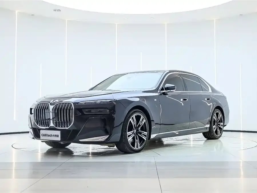 BMW 7 Series BMW 7 Series 2023 740Li Exclusive M Sport Package 2023 — фото 1, купить с доставкой в Москву