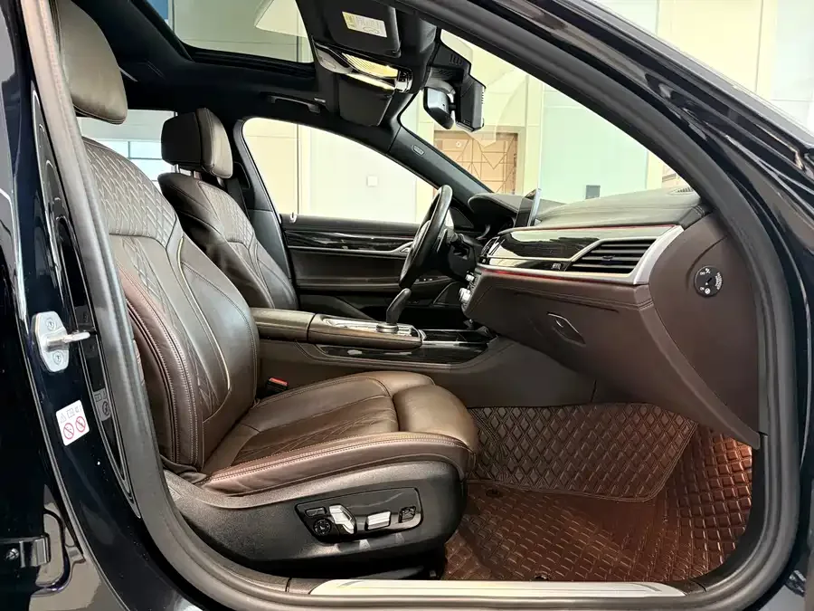 BMW 7 Series BMW 7 Series 2021 730Li M Sport Package 2022 — миниатюра 4