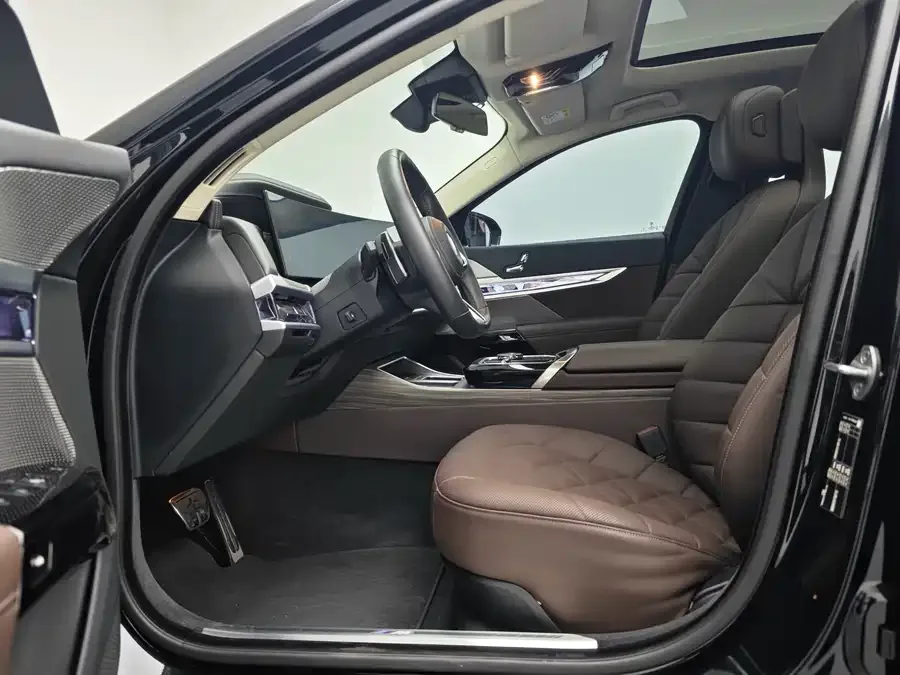 BMW 7 Series BMW 7 Series 2023 735Li M Sport Package 2024 — миниатюра 5