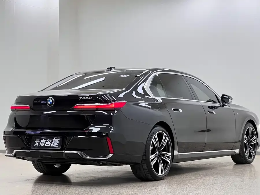 BMW 7 Series BMW 7 Series 2023 740Li Leading M Sport Package 2025 — миниатюра 2