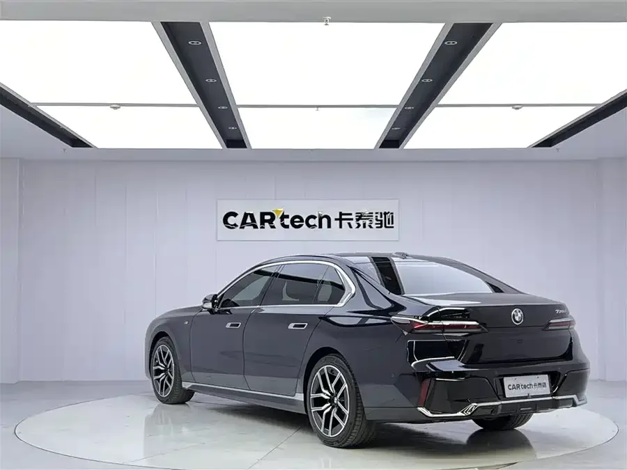 BMW 7 Series BMW 7 Series 2023 735Li M Sport Package 2023 — миниатюра 2