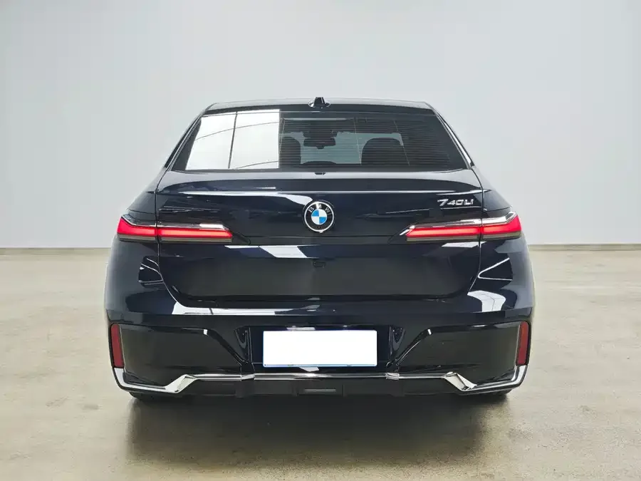 BMW 7 Series BMW 7 Series 2023 740Li Leading M Sport Package 2026 — миниатюра 2
