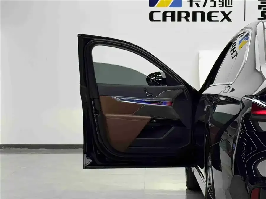 BMW 7 Series BMW 7 Series 2023 facelift 740Li exclusive M sports package 2023 — миниатюра 2