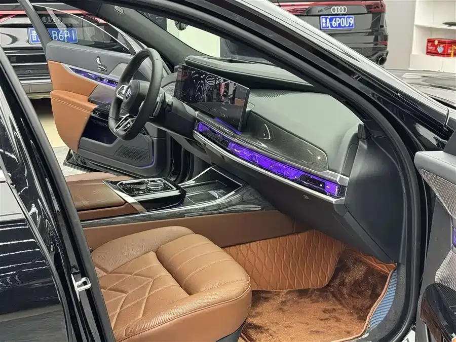 BMW 7 Series BMW 7 Series 2023 facelift 740Li exclusive M sports package 2023 — миниатюра 3