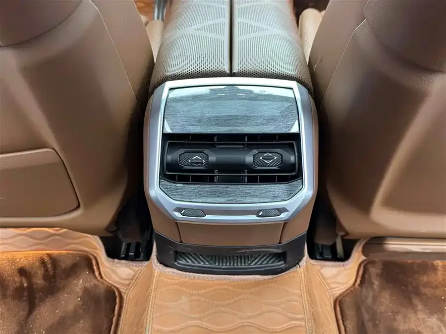 BMW 7 Series BMW 7 Series 2023 facelift 740Li exclusive M sports package 2023 — миниатюра 4
