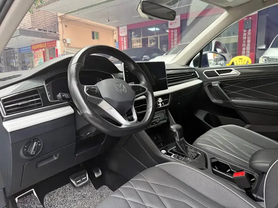 Volkswagen Tiguan L Tiguan L 2023 330TSI Automatic 2WD R-Line Enjoy Edition 2023 — миниатюра 5