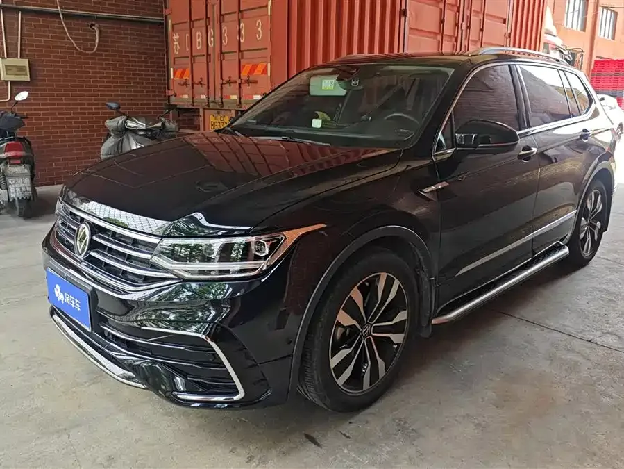 Volkswagen Tiguan L Tiguan L 2024 330TSI Automatic 2WD R-Line Enjoy Edition 2024 — фото 1, купить с доставкой в Москву
