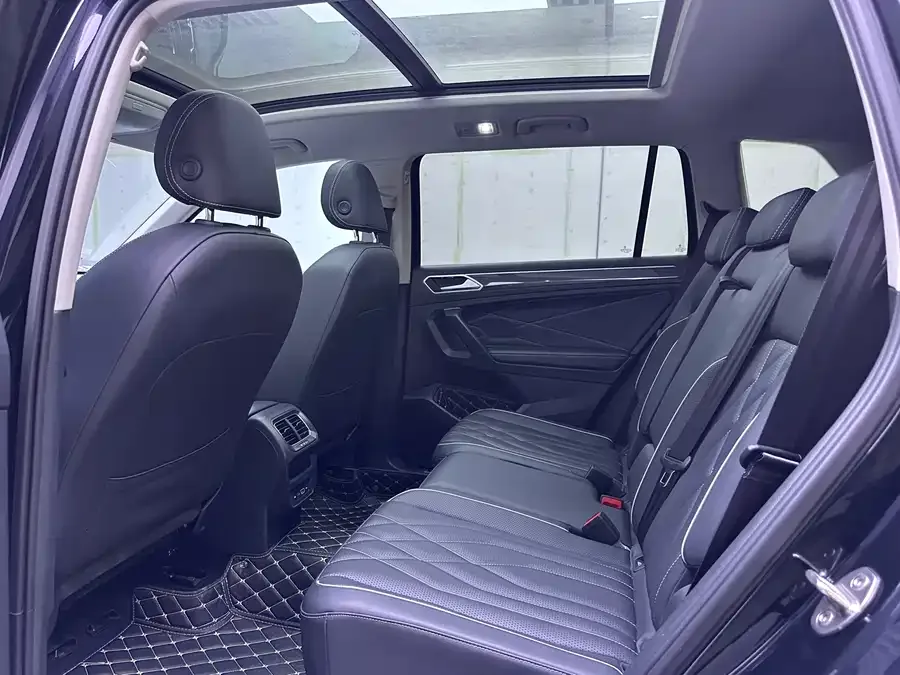 Volkswagen Tiguan L Tiguan L 2024 330TSI Automatic 2WD R-Line Enjoy Edition 2024 — миниатюра 3
