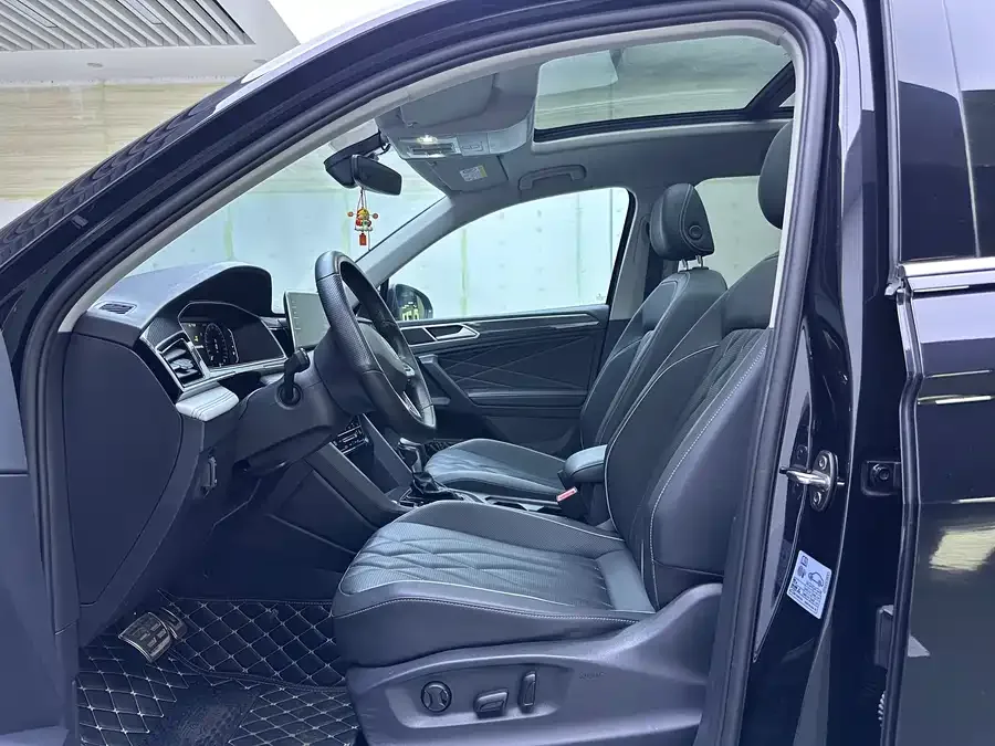 Volkswagen Tiguan L Tiguan L 2024 330TSI Automatic 2WD R-Line Enjoy Edition 2024 — миниатюра 5