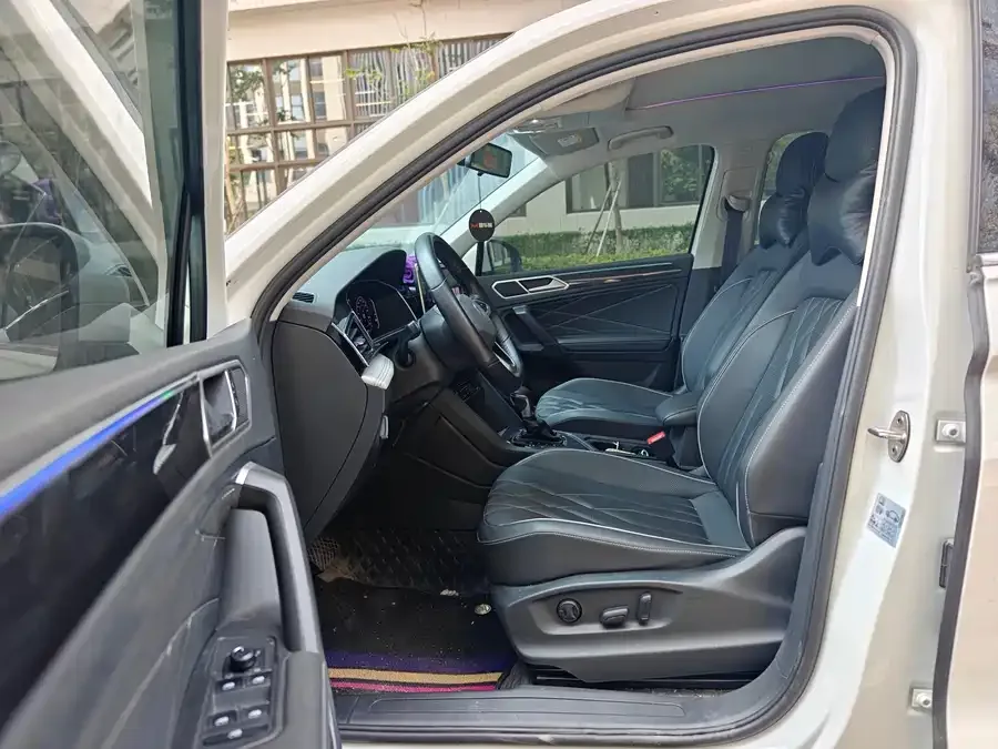 Volkswagen Tiguan L Tiguan L 2024 330TSI Automatic 2WD Smart Edition 2024 — миниатюра 2