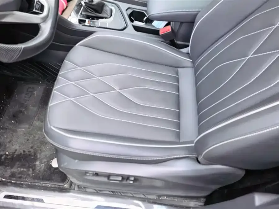 Volkswagen Tiguan L Tiguan L 2022 330TSI Automatic 2WD R-Line Enjoy Edition 2022 — миниатюра 3