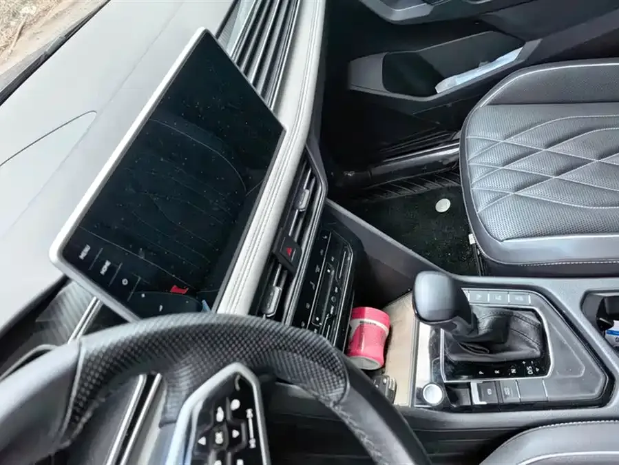 Volkswagen Tiguan L Tiguan L 2022 330TSI Automatic 2WD R-Line Enjoy Edition 2022 — миниатюра 4