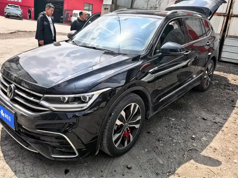 Volkswagen Tiguan L Tiguan L 2022 330TSI Automatic 2WD R-Line Enjoy Edition 2022 — фото 1, купить с доставкой в Москву