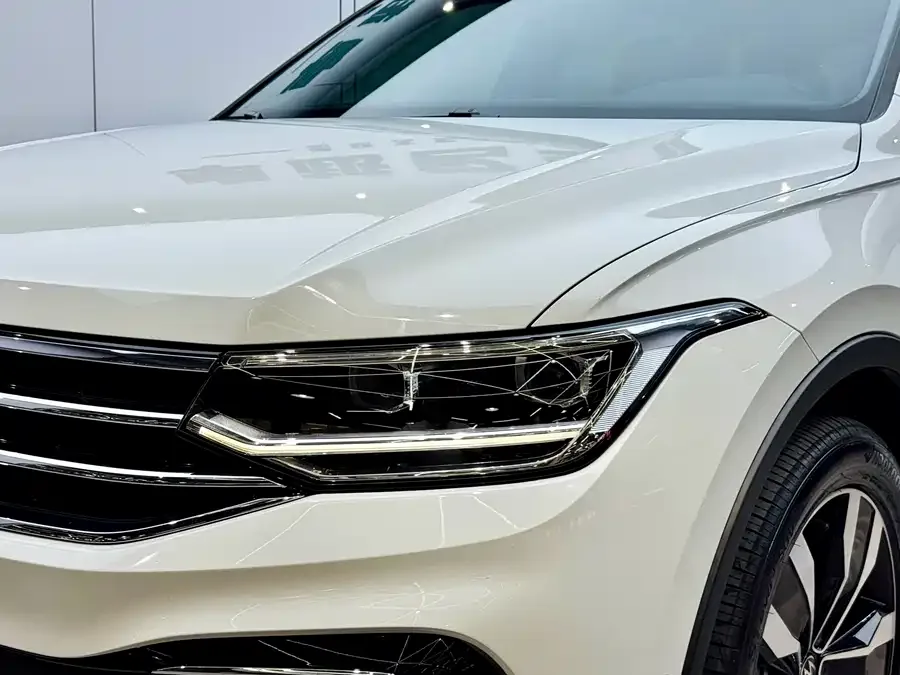 Volkswagen Tiguan L Tiguan L 2024 330TSI Automatic 2WD R-Line Enjoy Edition 2024 — миниатюра 2