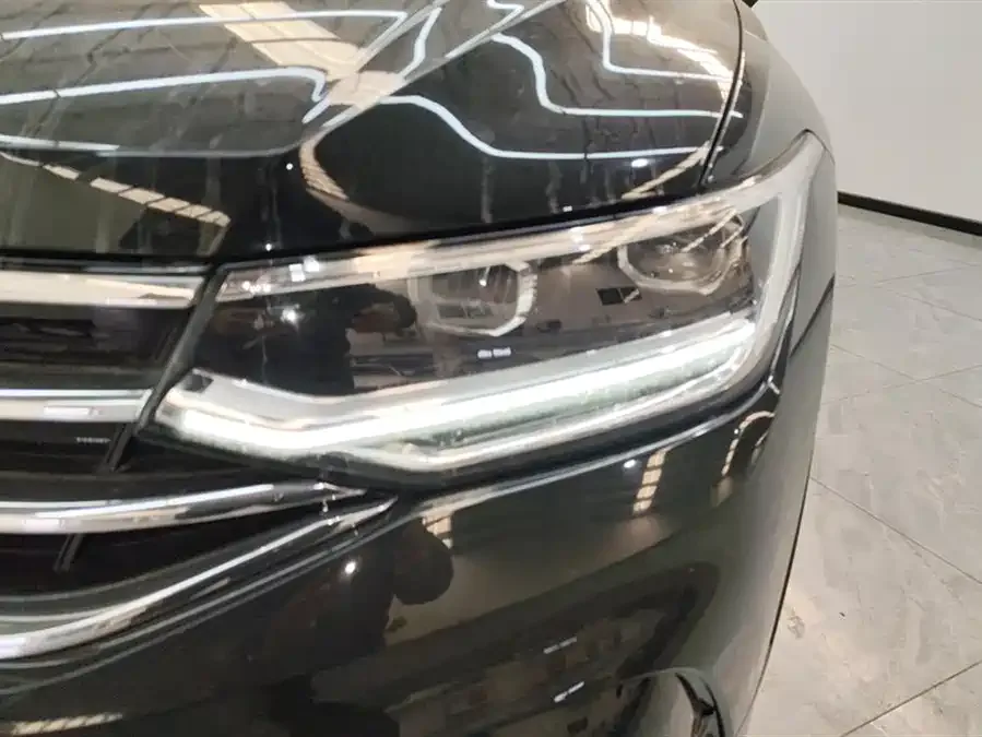 Volkswagen Tiguan L Tiguan L 2023 facelift 330TSI automatic two-wheel drive R-Line Enjoy Edition 2023 — миниатюра 5