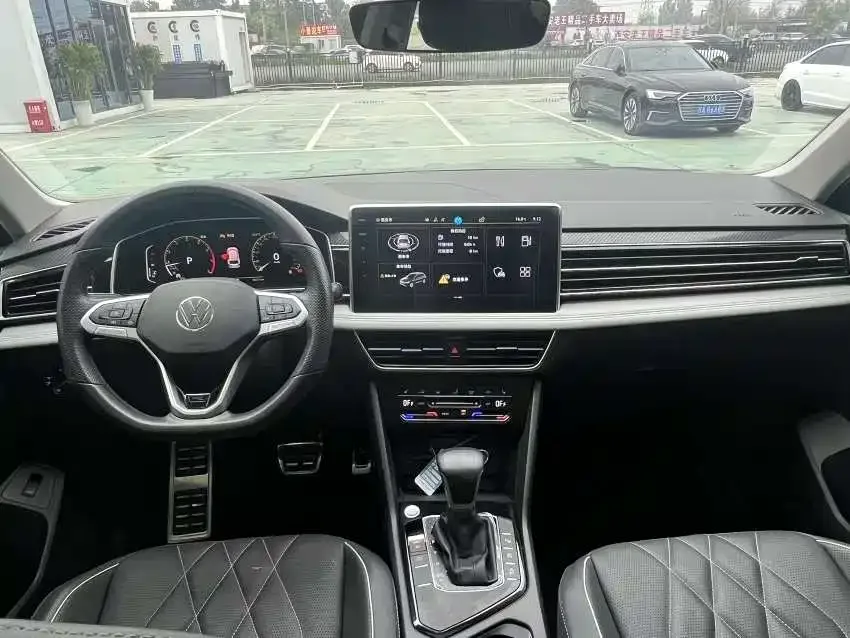 Volkswagen Tiguan L Tiguan L 2023 330TSI Automatic 2WD R-Line Enjoy Edition 2024 — миниатюра 2