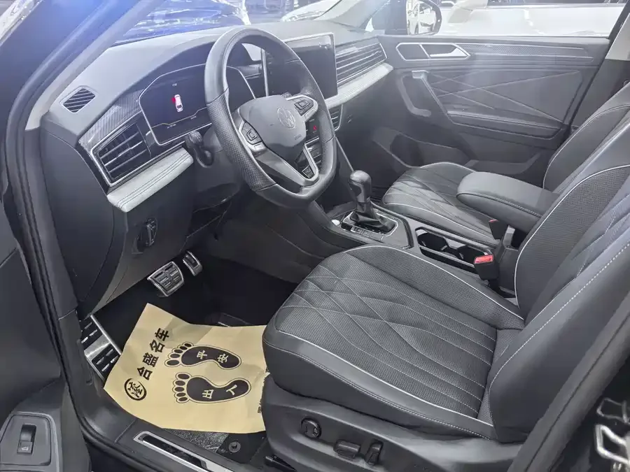 Volkswagen Tiguan L Tiguan L 2023 330TSI Automatic 2WD R-Line Enjoy Edition 2024 — миниатюра 3