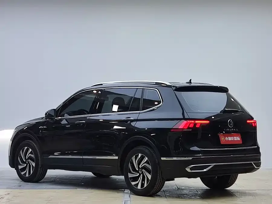 Volkswagen Tiguan L Tiguan L 2023 280TSI Automatic 2WD Trendy Limited Edition 2023 — миниатюра 2