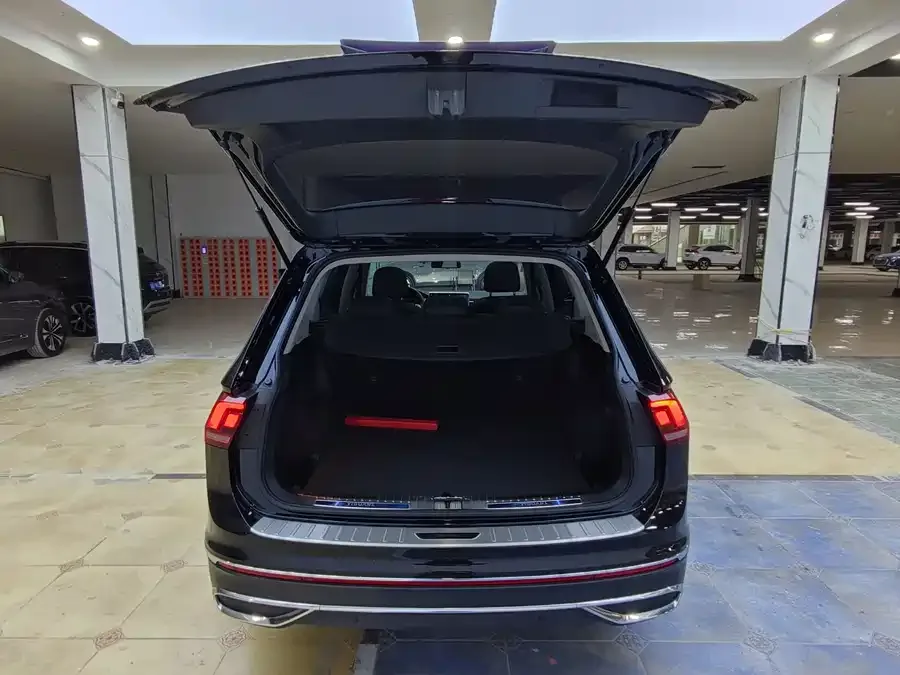 Volkswagen Tiguan L Tiguan L 2023 280TSI Automatic 2WD Trendy Limited Edition 2023 — миниатюра 3