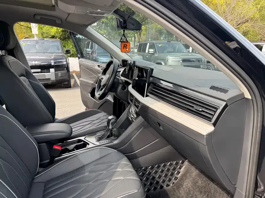 Volkswagen Tiguan L Tiguan L 2022 330TSI Automatic 2WD R-Line Enjoy Edition 2022 — миниатюра 5