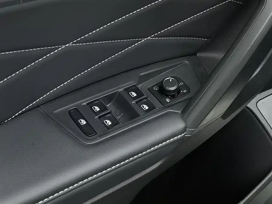 Volkswagen Tiguan L Tiguan L 2022 330TSI Automatic 2WD Smart Edition 2022 — миниатюра 3