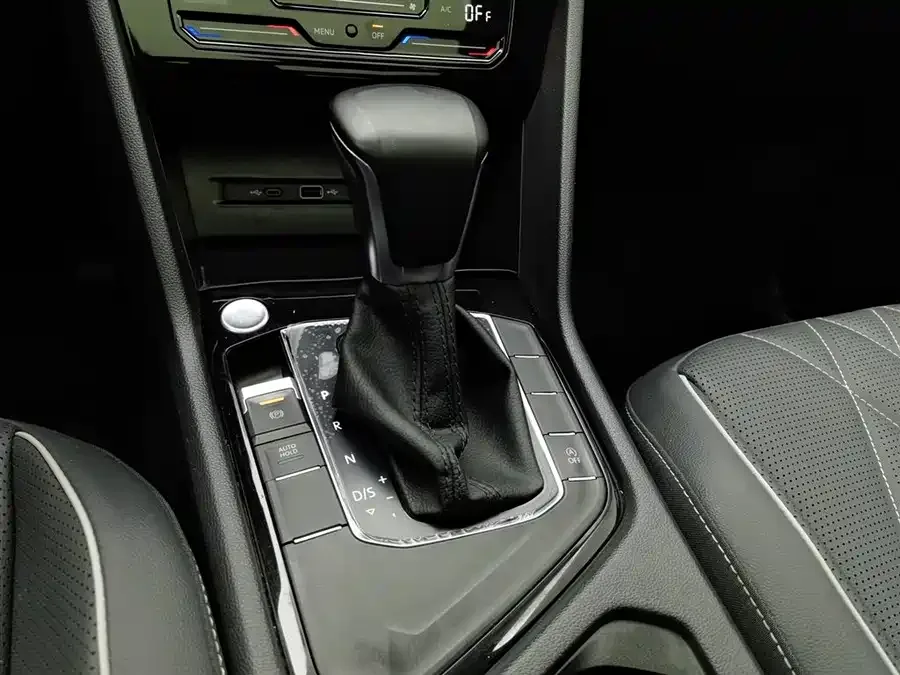 Volkswagen Tiguan L Tiguan L 2022 330TSI Automatic 2WD Smart Edition 2022 — миниатюра 4