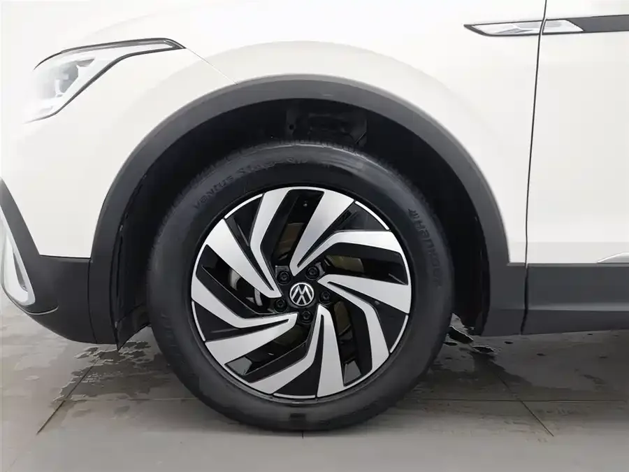 Volkswagen Tiguan L Tiguan L 2022 330TSI Automatic 2WD Smart Edition 2022 — миниатюра 5