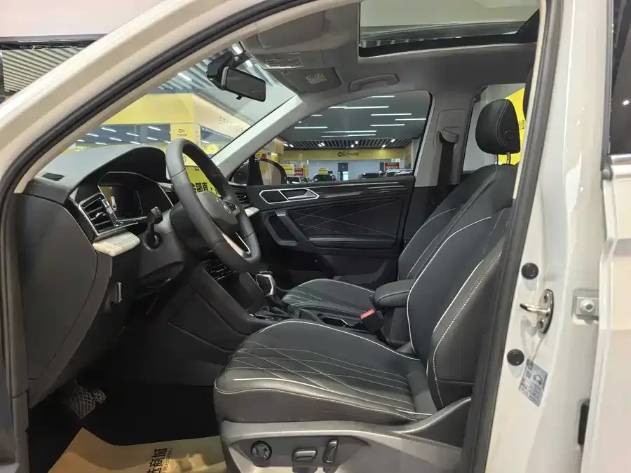 Volkswagen Tiguan L Tiguan L 2024 Outstanding Model 330TSI Automatic Two-wheel Drive Longteng Edition 2024 — миниатюра 5