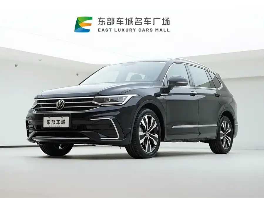 Volkswagen Tiguan L Tiguan L 2022 330TSI Automatic 2WD R-Line Enjoy Edition 2022 — фото 1, купить с доставкой в Москву