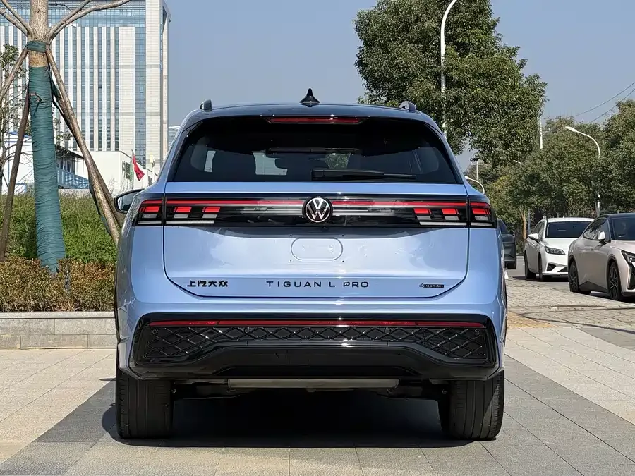 Volkswagen Tiguan L Tiguan L 2024 Pro 380TSI 4WD R-Line Premium Edition 2024 — миниатюра 2