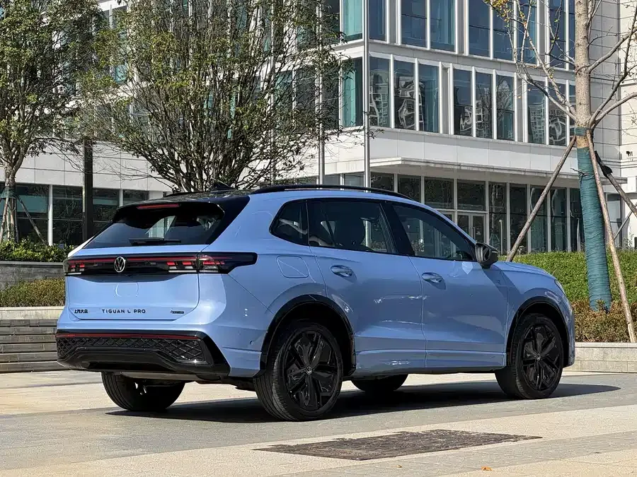 Volkswagen Tiguan L Tiguan L 2024 Pro 380TSI 4WD R-Line Premium Edition 2024 — миниатюра 4